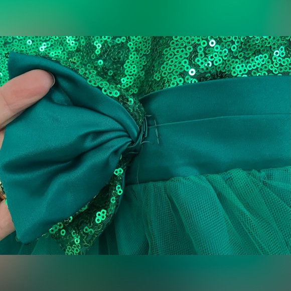 Dress for a 3-year-old, elegant and comfortable. Green color. - Picture 17 of 17